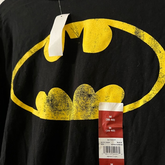 NWT Batman Shirt M(38-40) - Picture 2 of 3